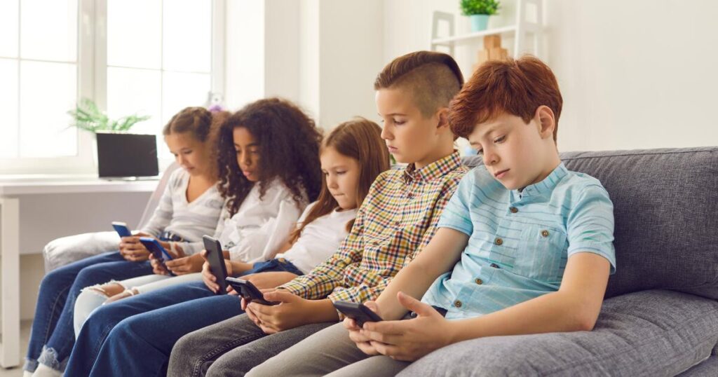 Why Kids Should Use Smartphones