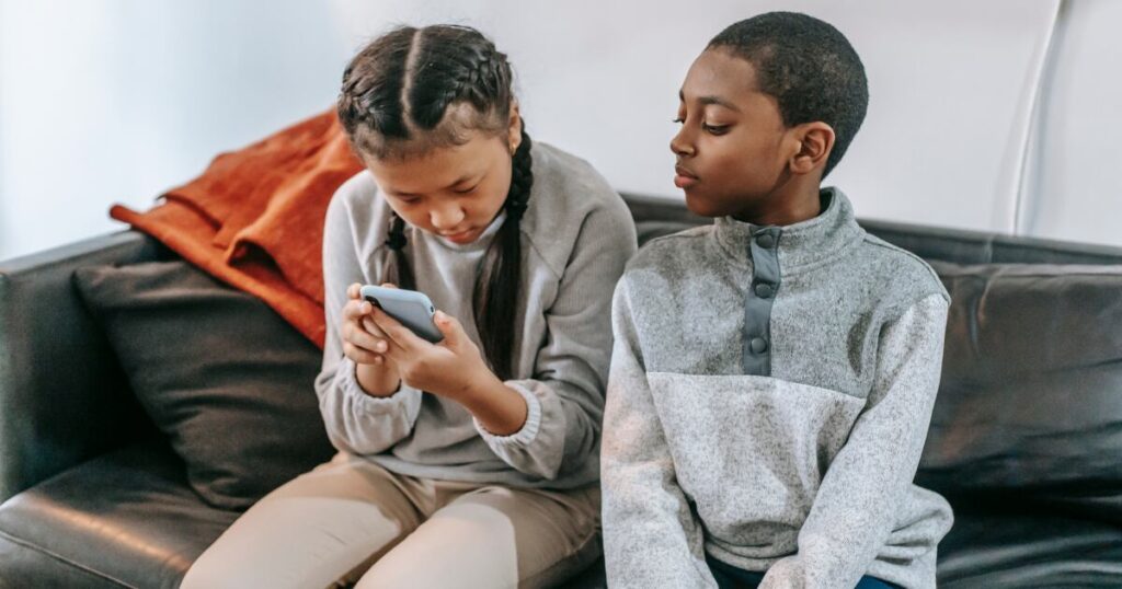 Why Kids Should Use Smartphones