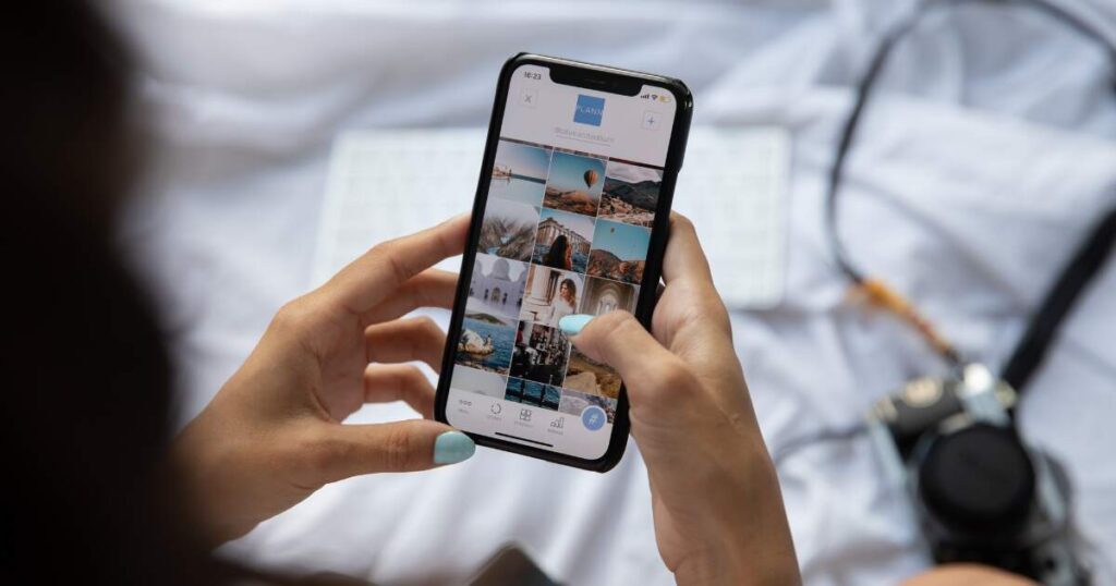 Why Everyone Should Use Smartphones
